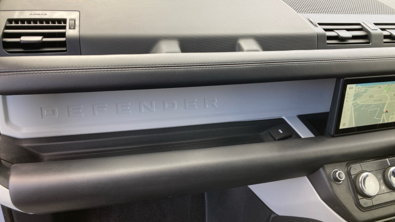 Land Rover Defender 3.0 D300 X-Dynamic HSE 110 5dr Auto Diesel Estate